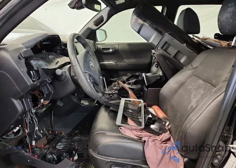 2023 Toyota Tacoma Double Cab z USA, uszkodzony, nr VIN 3TMCZ5AN2PM579946